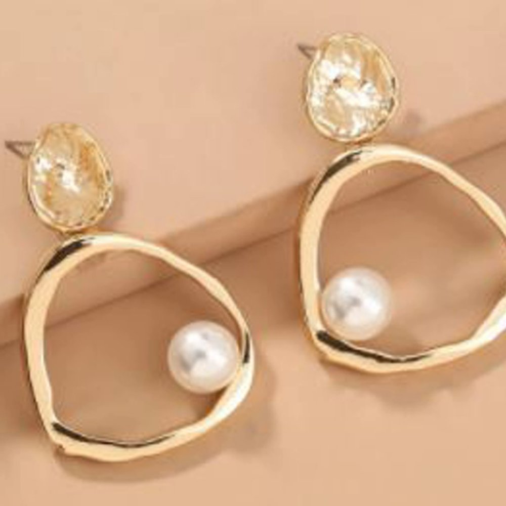 Gold and Pearl Earrings - Picture 3 of 4
